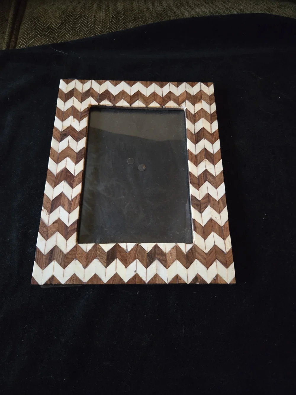 5x7 Wood Chevron Photo Frame - Brown & White Inlay Glass